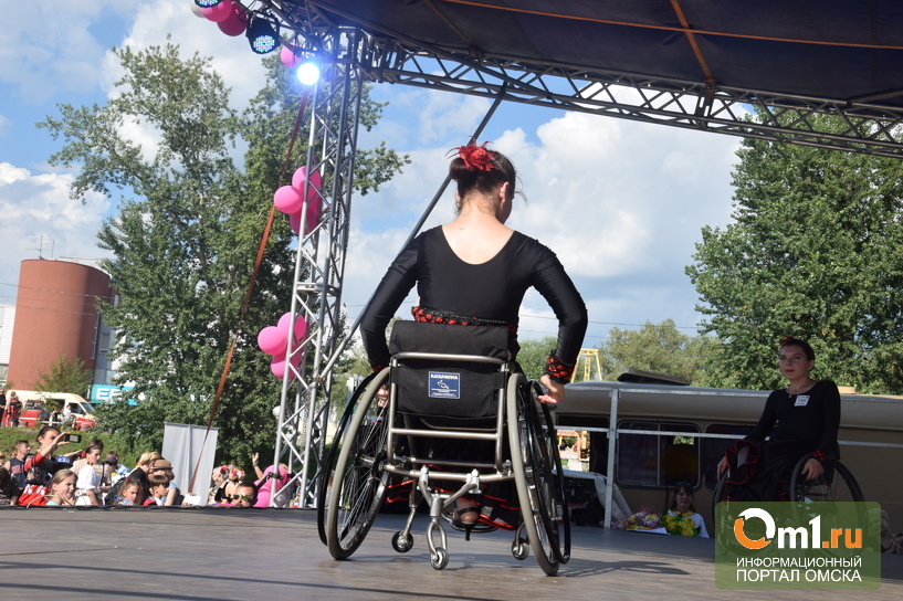 Омички станцевали «Кармен» на инвалидных колясках: видео