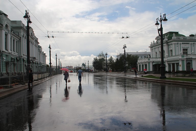 В выходные Омск продолжит заливать дождями