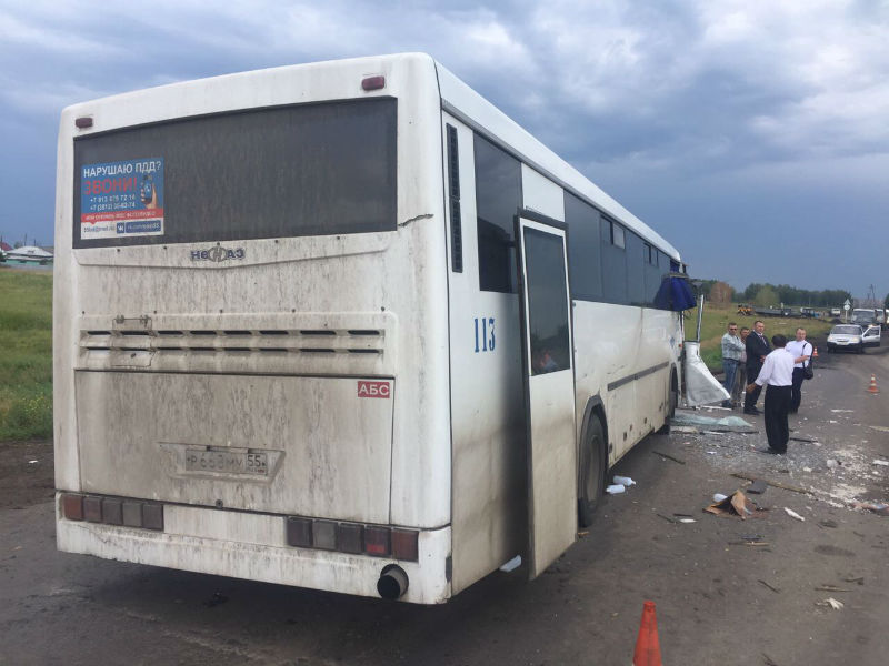 В Омской области 11 человек пострадали в аварии с рейсовым автобусом