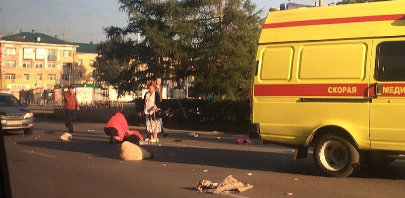 В Омске у ДК Малунцева в паре метров от перехода сбили бабушку