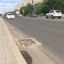 На набережной в Омске мотоциклист протаранил легковушки