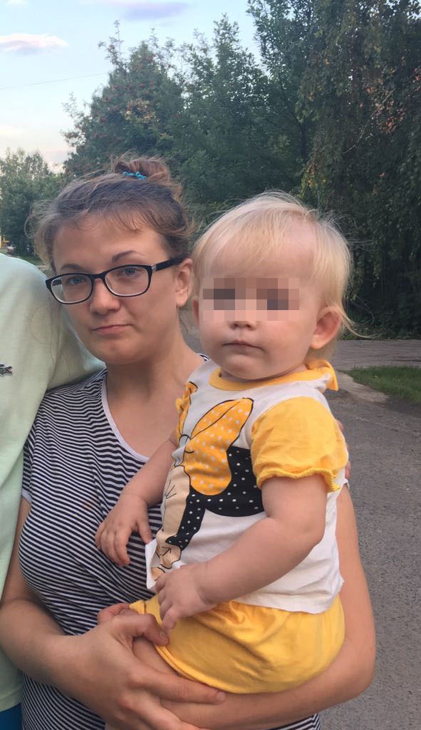 В Омске ищут женщину с ребенком, которые пропали в День города