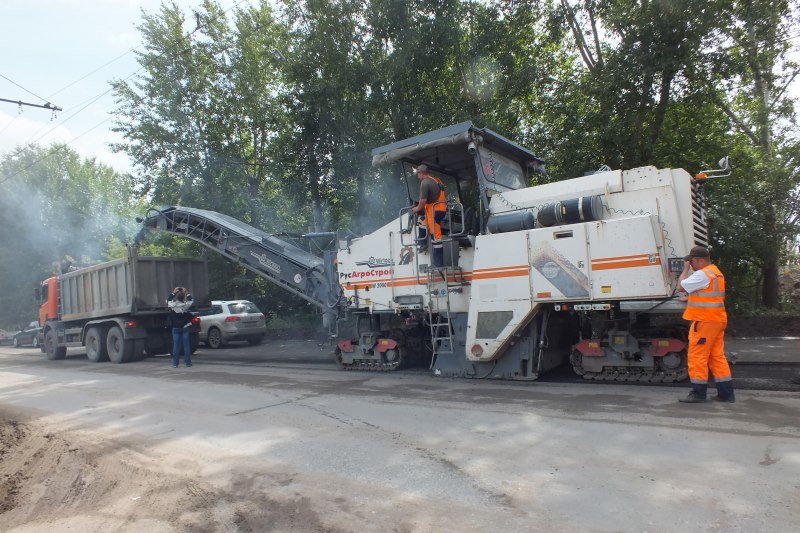 В Омске за две ночи заасфальтировали половину проспекта Мира