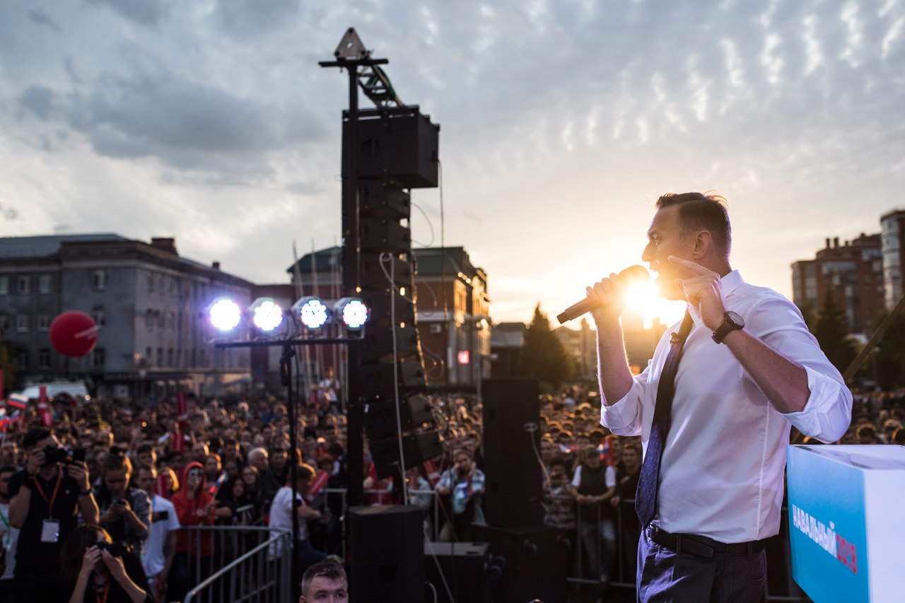 Паблик Омск.Live поспорил с Life.ru о количестве людей, собравшихся на митинг Навального