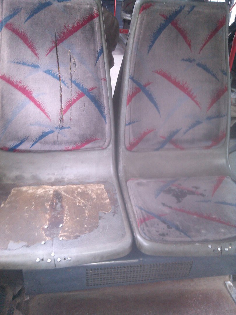 Омичи жалуются на плохие сидения в автобусе №58