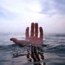В Омске на берег Иртыша вынесло тело утонувшего мужчины